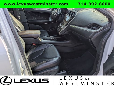Used 2017 Lincoln MKC Select w/ Select Plus Package image 5