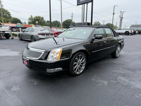 Used 2006 Cadillac DTS w/ Trunk Convenience Package image 3