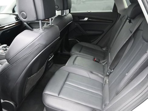 Used 2019 Audi Q5 2.0T Premium Plus w/ Premium Plus Package image 11