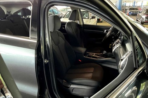 Used 2021 Kia Sorento LX image 8