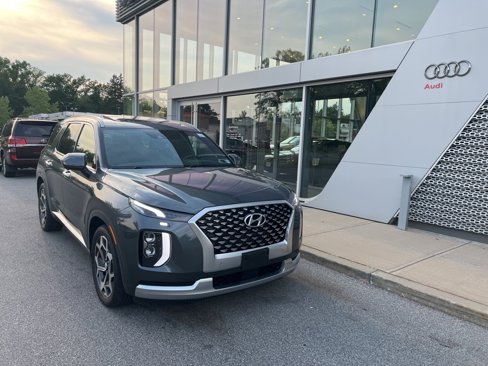 Used 2021 Hyundai Palisade Calligraphy w/ Winter Package image 2