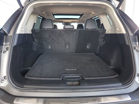 Certified 2021 Nissan Rogue SV w/ Premium Package image 13
