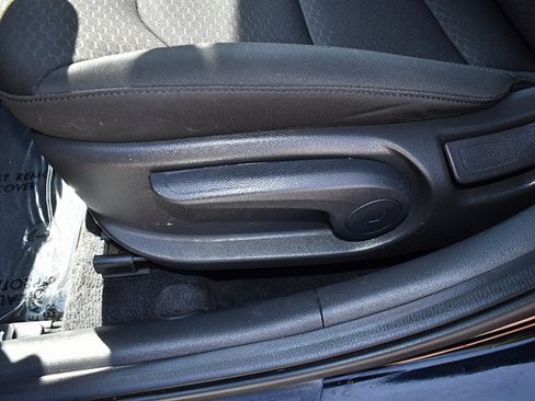 Used 2020 Hyundai Elantra SEL image 17