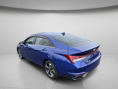 Used 2021 Hyundai Elantra Limited image 7