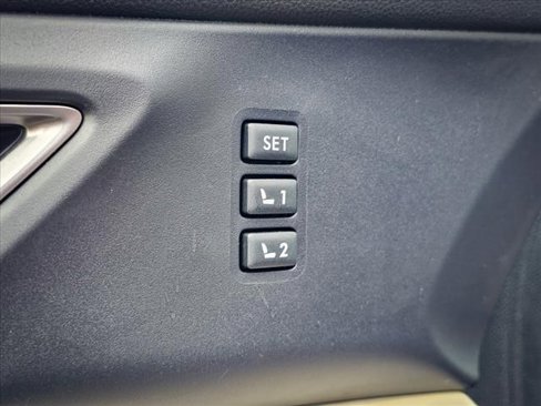 Used 2021 Subaru Ascent Limited w/ Technology Package image 12