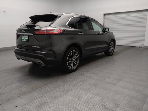 Used 2019 Ford Edge Titanium image 9