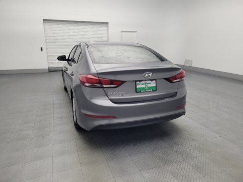 Used 2018 Hyundai Elantra SE image 6