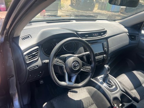 Used 2018 Nissan Rogue S image 18