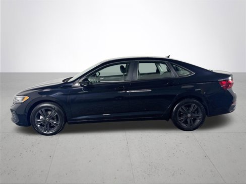 Certified 2024 Volkswagen Jetta SE image 10