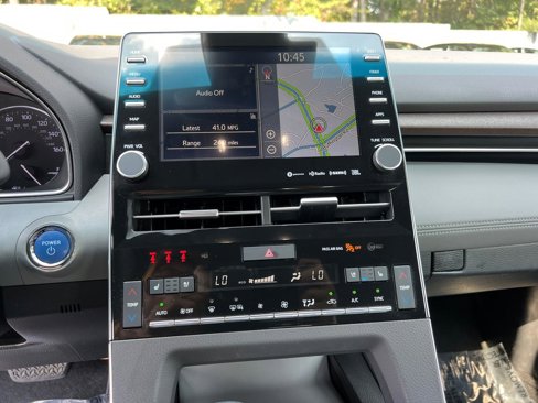 Used 2019 Toyota Avalon Limited image 29