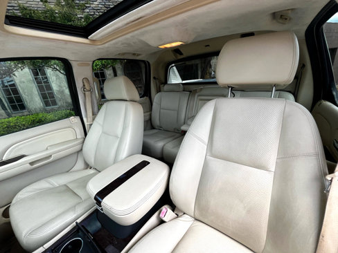 Used 2007 Cadillac Escalade EXT w/ Information Package image 32