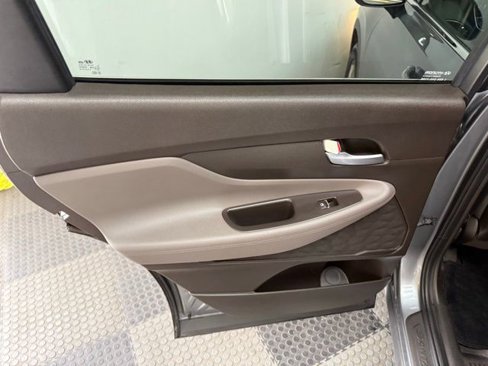 Used 2019 Hyundai Santa Fe SE image 27