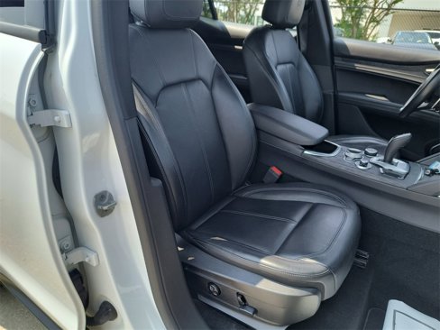 Used 2022 Alfa Romeo Stelvio Sprint image 33