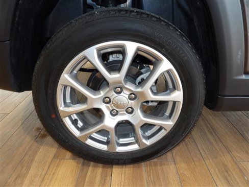 Used 2022 Jeep Compass Latitude image 5