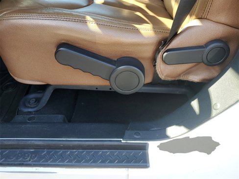 Used 2018 Jeep Wrangler Unlimited Rubicon w/ Connectivity Group image 15