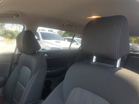 Used 2021 Kia Sportage LX image 16