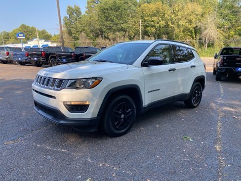 Used 2018 Jeep Compass Sport image 3