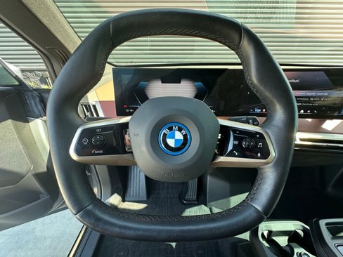 Used 2024 BMW iX xDrive50 w/ Sport Package image 17