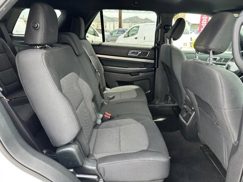 Used 2019 Ford Explorer XLT image 30