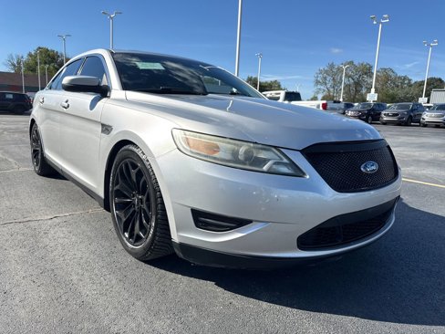 Used 2010 Ford Taurus SHO image 4