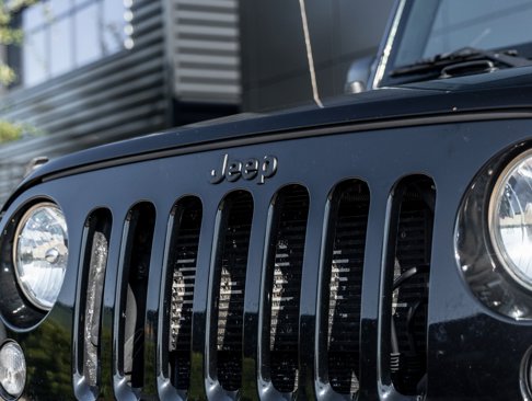Used 2018 Jeep Wrangler Sport image 14