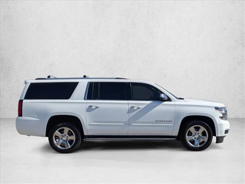 Used 2018 Chevrolet Suburban Premier image 4