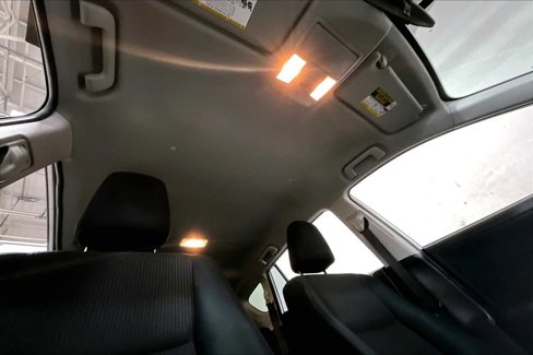 Used 2018 Toyota RAV4 LE image 13