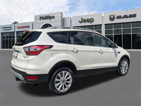 Used 2017 Ford Escape Titanium image 3