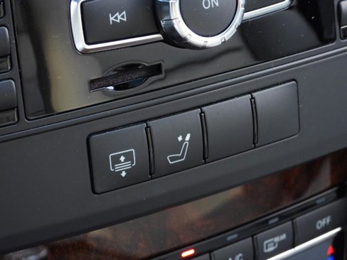 Used 2013 Mercedes-Benz E 350 Sedan image 56