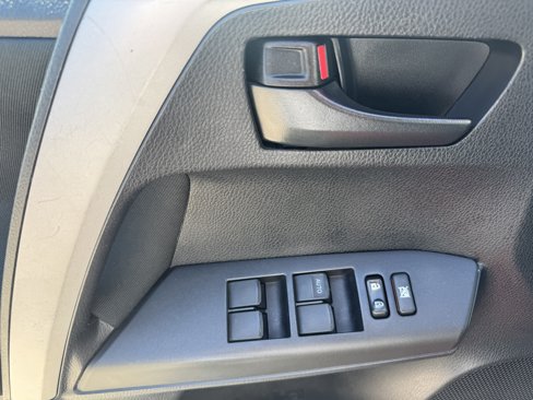 Used 2016 Toyota RAV4 LE image 9