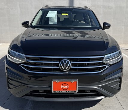 Used 2022 Volkswagen Tiguan S image 2