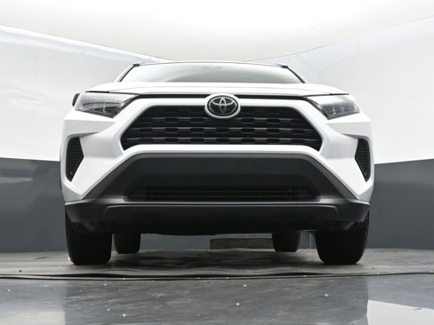 Used 2020 Toyota RAV4 LE image 42