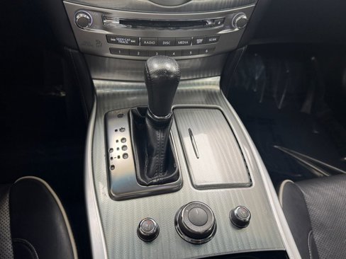 Used 2019 INFINITI Q70 Luxe image 24
