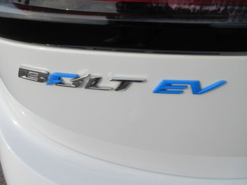 Used 2023 Chevrolet Bolt LT w/ Infotainment Package image 9