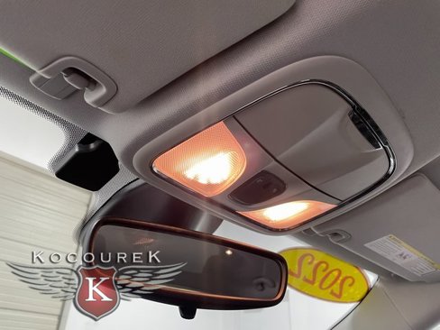 Used 2022 Jeep Cherokee Trailhawk image 18