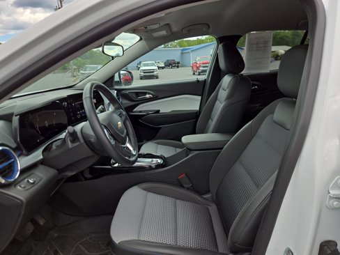Used 2024 Chevrolet Trax LT w/ Driver Confidence Package image 12