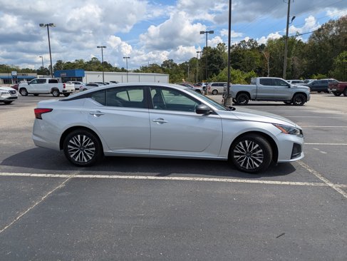 Used 2024 Nissan Altima 2.5 SV image 6