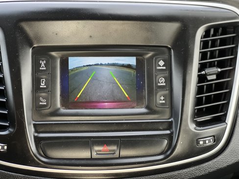 Used 2016 Chrysler 200 Limited image 16