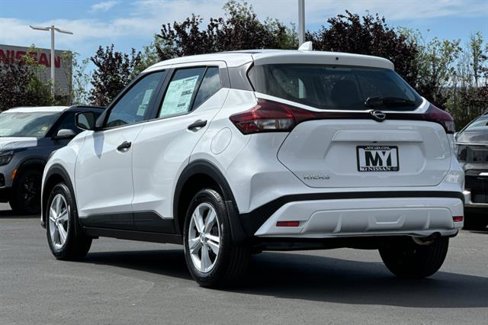New 2025 Nissan Kicks Play S image 6