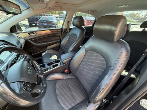 Used 2017 Hyundai Sonata Sport w/ Value Edition Package 02 image 18