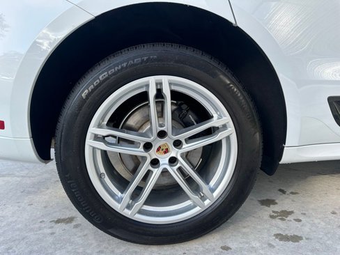 Used 2024 Porsche Macan image 35