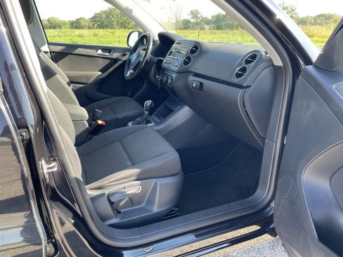 Used 2013 Volkswagen Tiguan S image 10