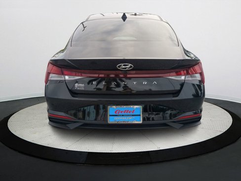 Certified 2022 Hyundai Elantra SEL image 5