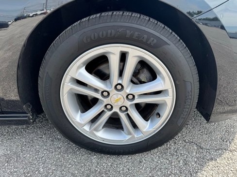 Used 2018 Chevrolet Cruze LT w/ Convenience Package image 16