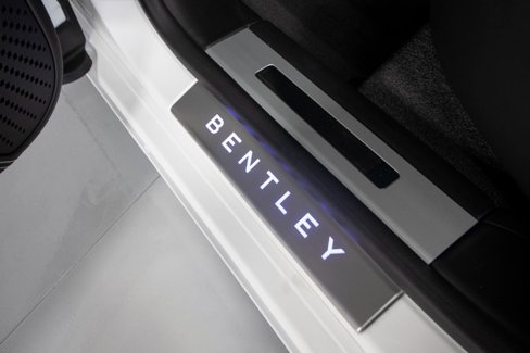 Used 2021 Bentley Flying Spur V8 image 44