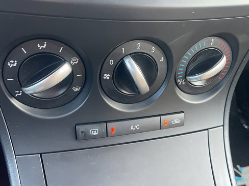 Used 2012 MAZDA MAZDA3 i Touring image 44