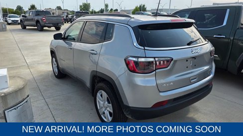 Used 2022 Jeep Compass Latitude image 2