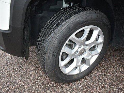 Used 2018 Jeep Renegade Sport w/ Power & Air Group image 18