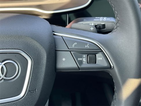Certified 2025 Audi Q3 2.0T Premium image 28