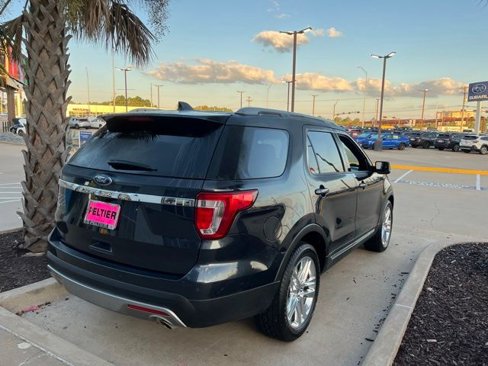 Used 2017 Ford Explorer XLT w/ Equipment Group 202A image 18